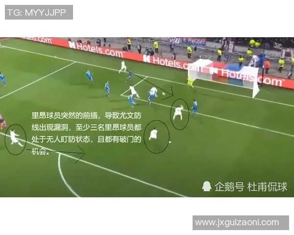 足球星雕刻艺术的魅力与创新探索揭示运动精神与文化传承的深度融合